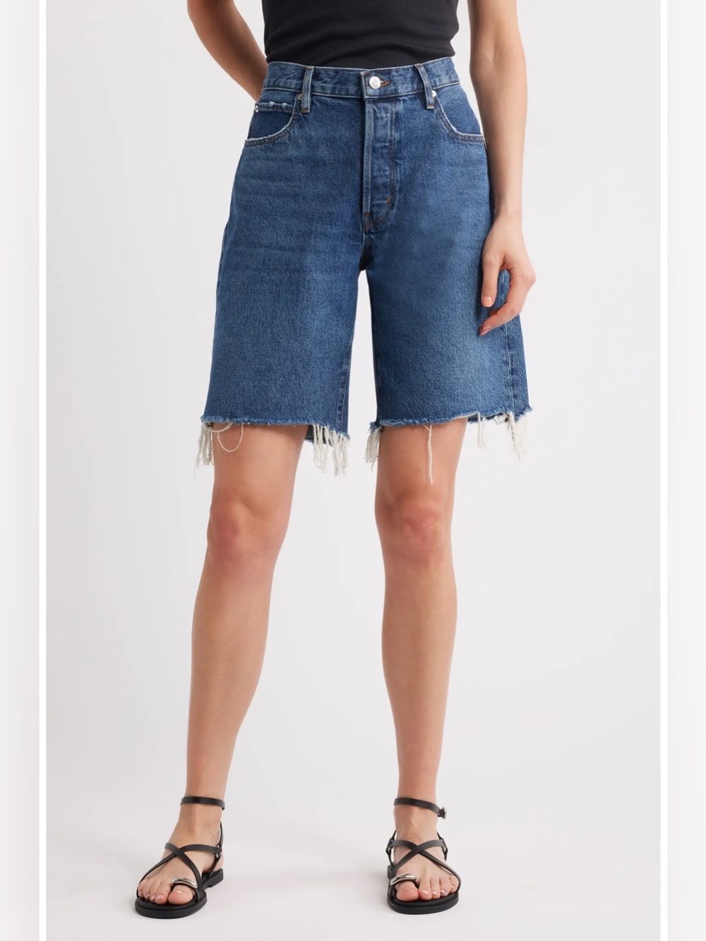 Frame The Leisure Raw Hem Denim Shorts In Nostalgia Size 26